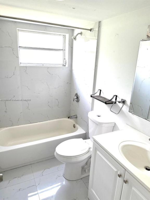 Photo - 1401 NE 191st St