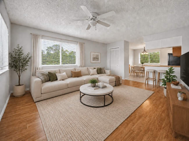 Building Photo - 5630 Brookview Ct Unit D