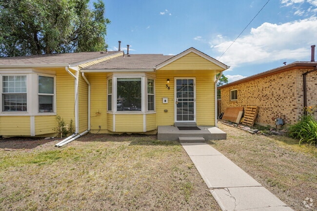 Building Photo - $2,465.00, 2 bed, 1.5 bath, located in Denver Rental