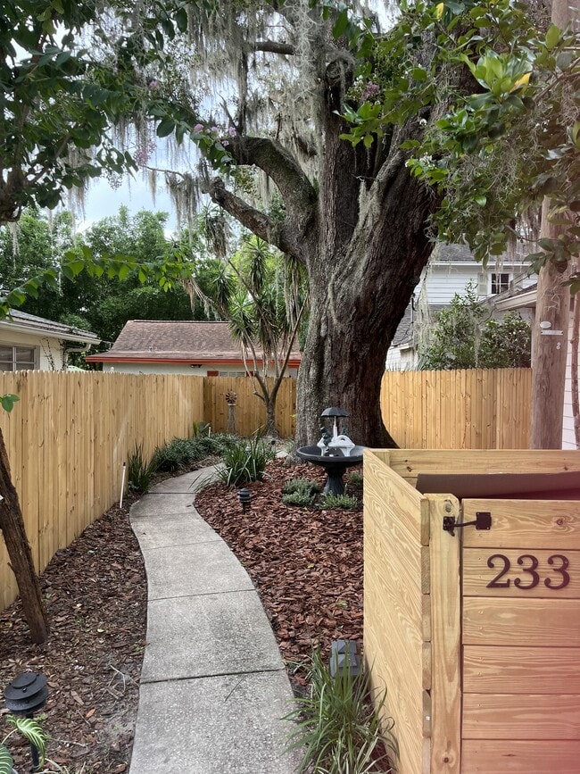Front Yard - 233 Emory Pl Rental