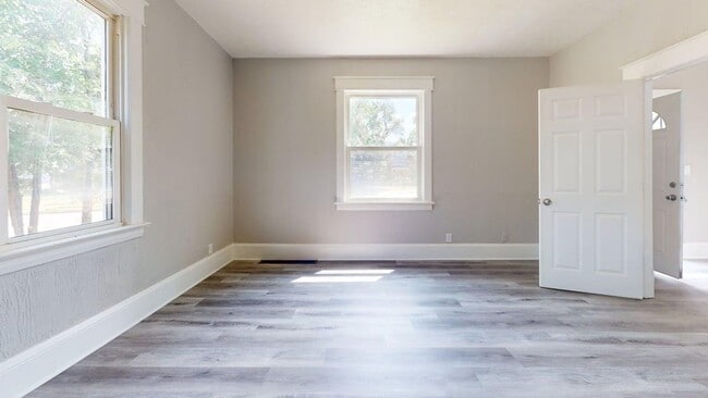 Building Photo - 753 Johnston St Unit 753 Johnston St - 1 Rental