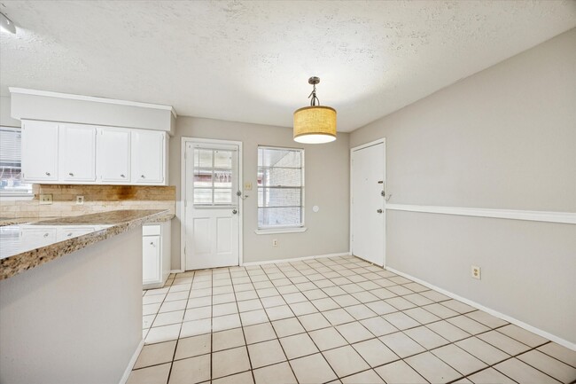 Photo - 7323 Wovenwood Ln