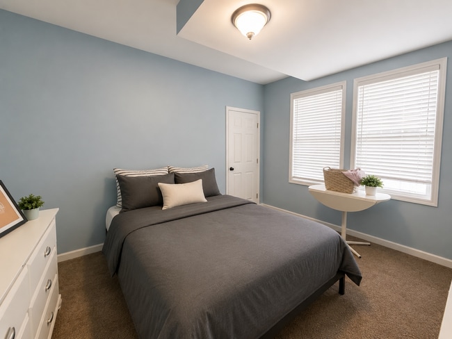 Photo - 2939 Minot Ave