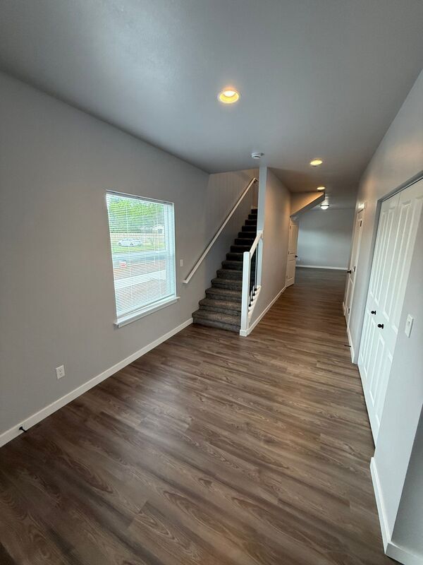 Photo - 2605 Laurel Ave NE Condo