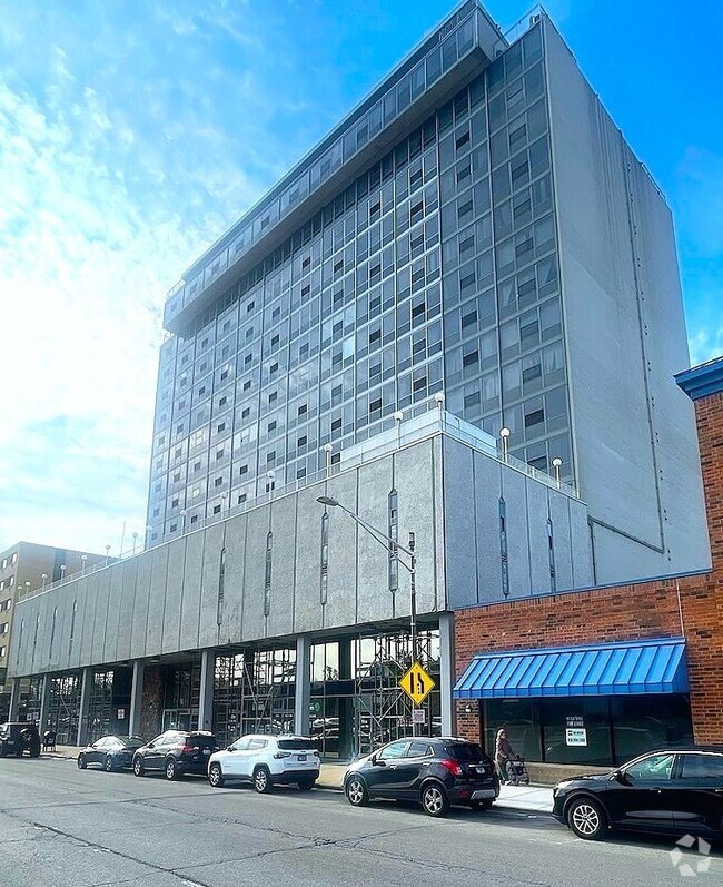 Building Photo - 7234 W North Ave Rental
