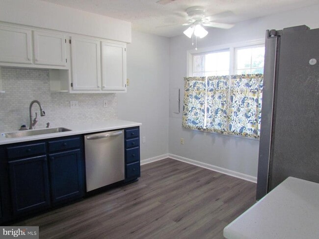 Building Photo - 13240 Clipper Cir