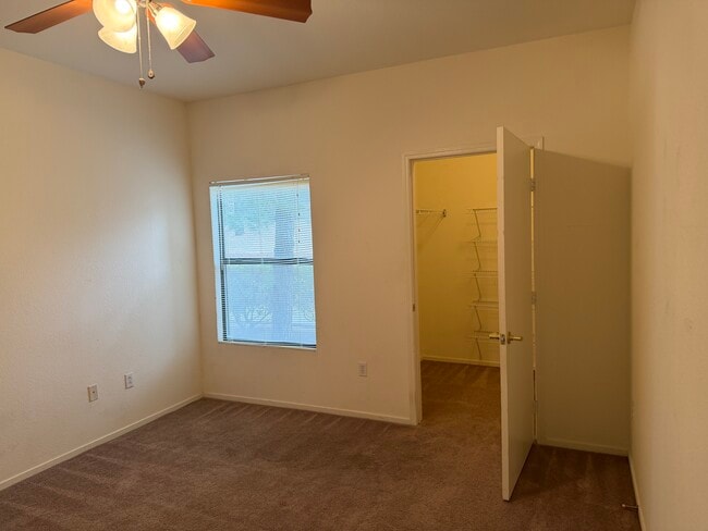 Photo - 8250 N Grand Canyon Dr Unidad #1090