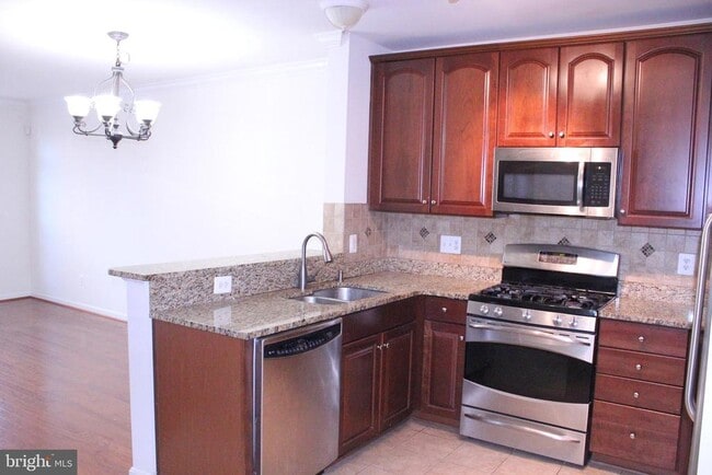 Photo - 42525 Highgate Terrace