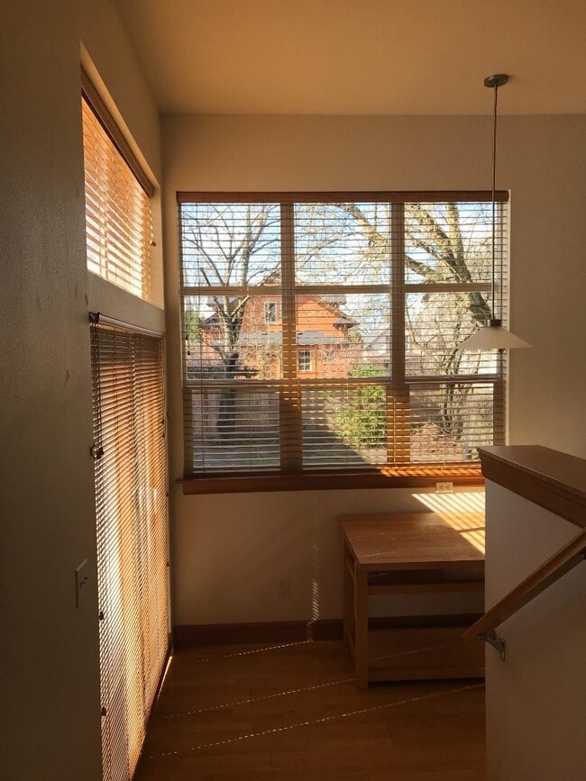 Photo - 3911 NE 9th Ave