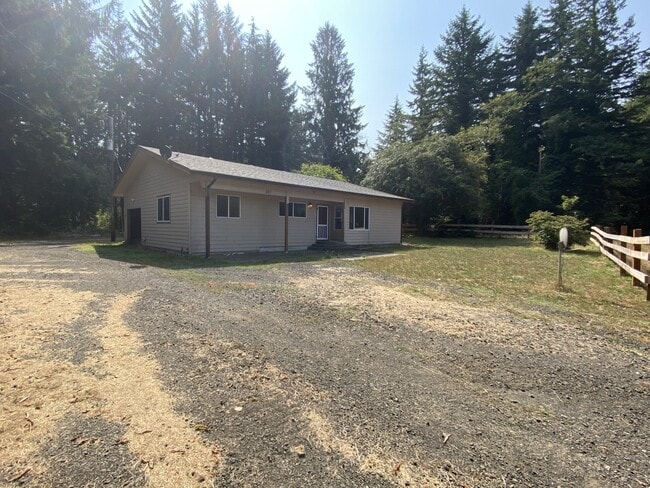 Photo - 167 E Castle Rd House