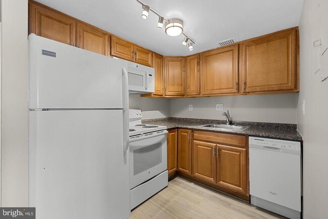 Photo - 2059 Huntington Ave Apartment Unit 1600