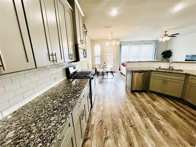 Photo - 552 Sequoia St