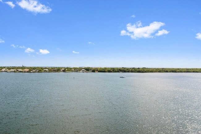 Photo - 130 Lakeshore Dr Unit 923