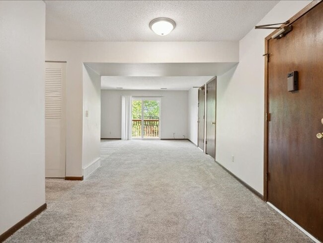 Photo - Lantern Square Apartments Spacious 1, 2 & 3 Bedrooms