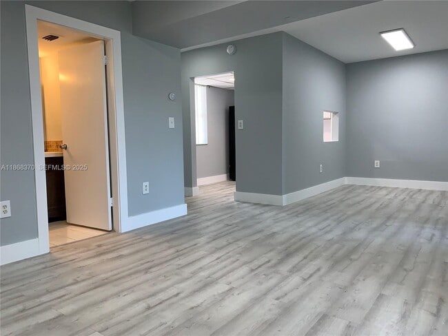 Building Photo - 301 NW 177th St Unit 238