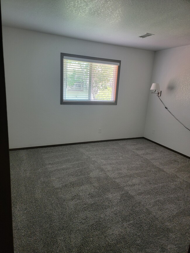 Photo - 242 E Carlson St