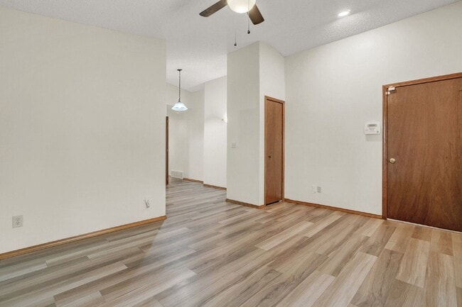 Photo - 6376 Chantilly Pl