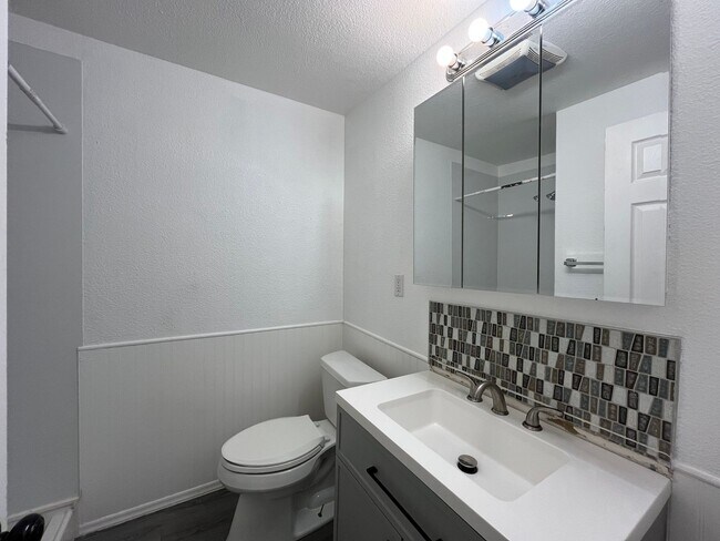 Photo - 138 N Klevin St Unit 3