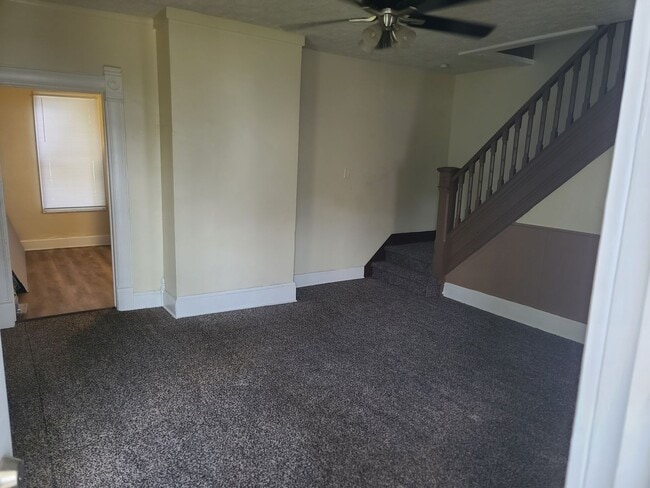 Building Photo - Spacious rental Unit 1