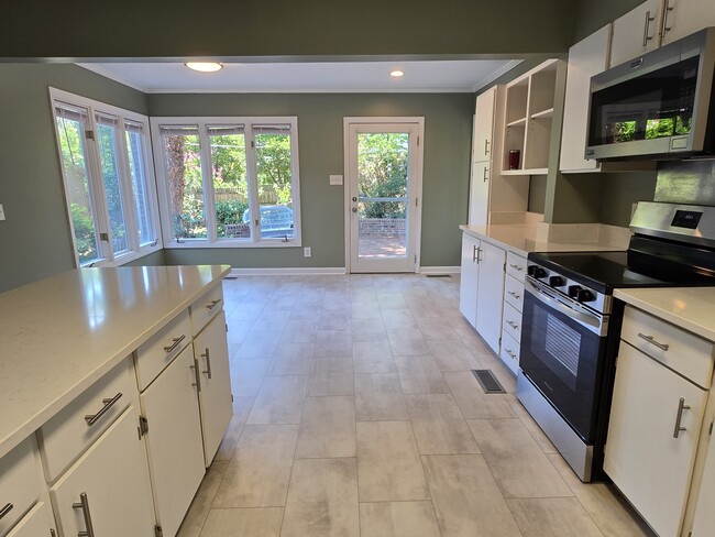 Photo - 3703 Hickory Hill Dr