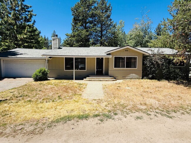 Building Photo - Pet Friendly 4 bed 2 bath house for rent at 1222. Jobs Peak