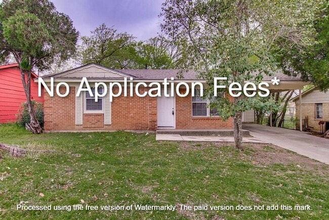Building Photo - No Application Fees* $500 off 1st months r... Rental