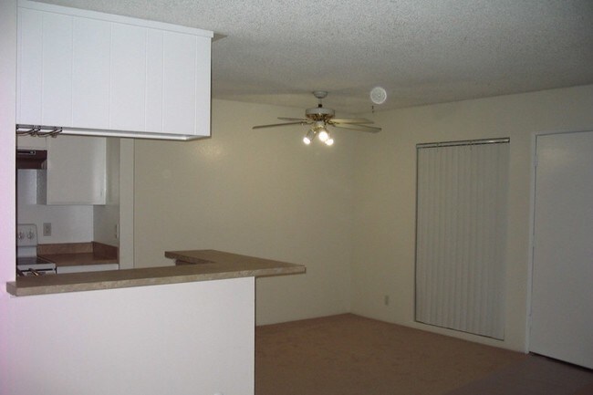 Dining Area - 812 Coriander Dr Unit Q