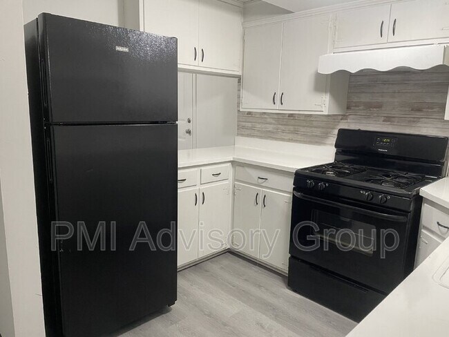 Photo - 2021 SW Mission Ave Unit 8