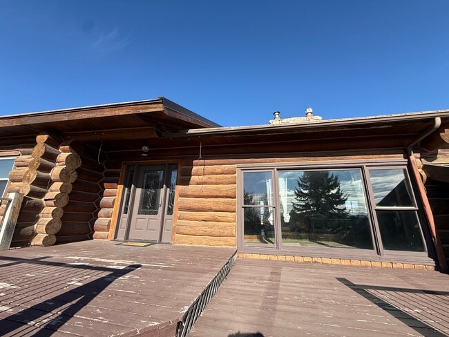 Photo - 545 Coulee Dr