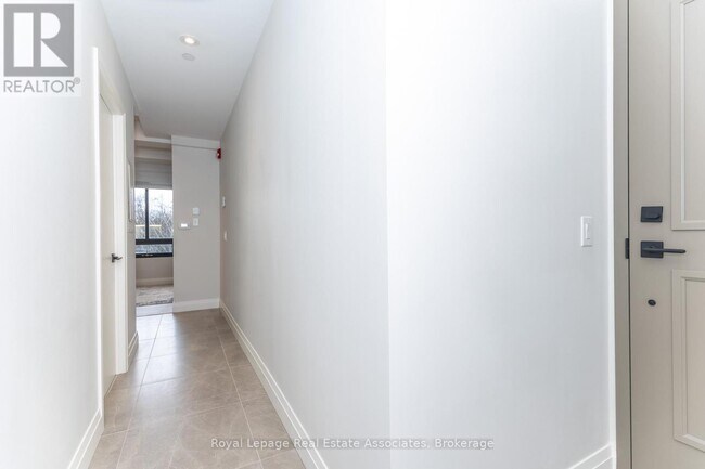 Photo - 1000 Bathurst St Unit 304