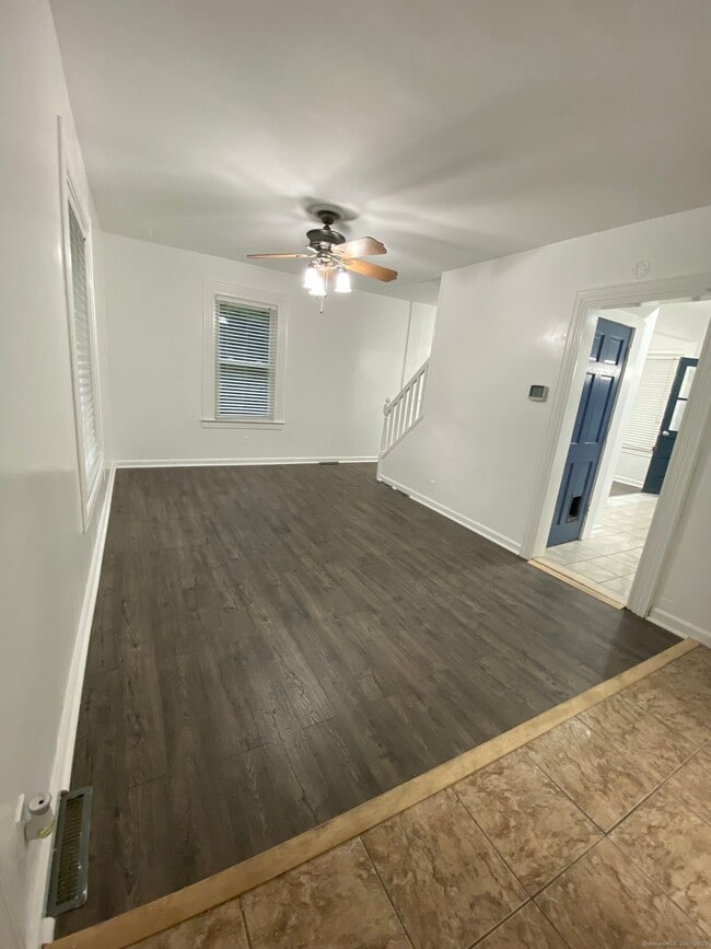 Photo - 157 N Oak Ave