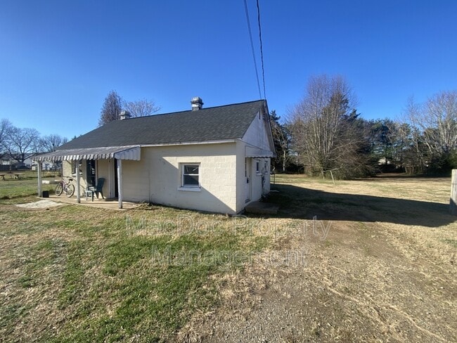 Photo - 303 Powell St