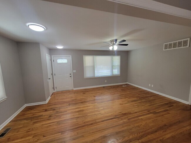 Photo - 3310 Emerson Dr