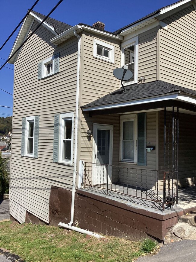 Photo - 1111 Locust St Apartment Unit 1111