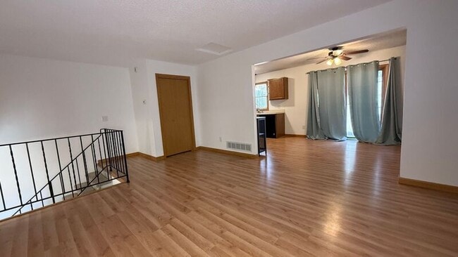 Photo - 8627/8635 Woodlawn Dr Unit 8627