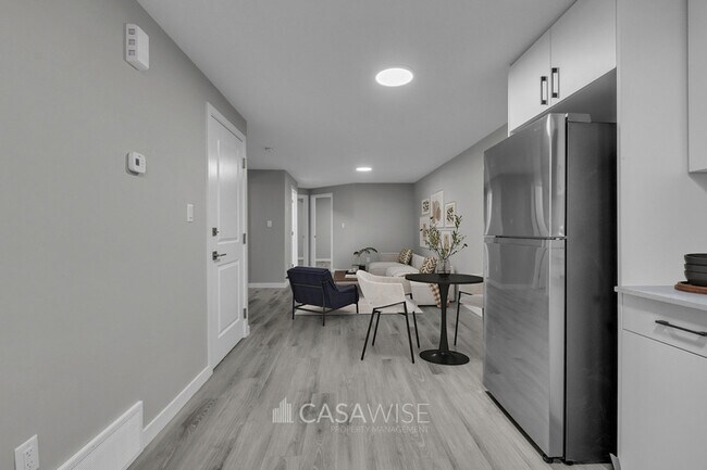 Photo - 11329-11126 126 St NW