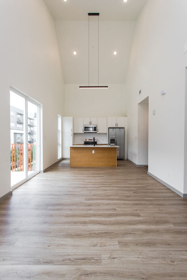 The Flats at 3981 Roseland