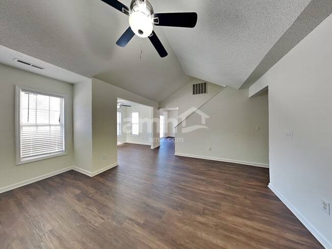 Photo - 110 Bristol View Cir