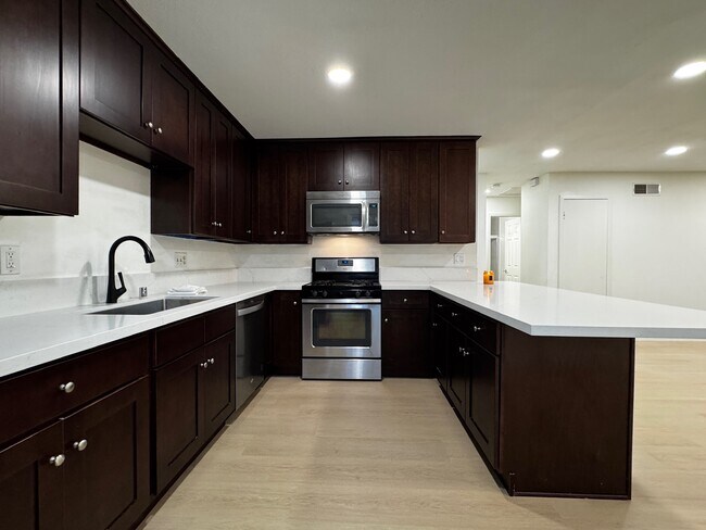 Photo - 7021 Betty Dr House