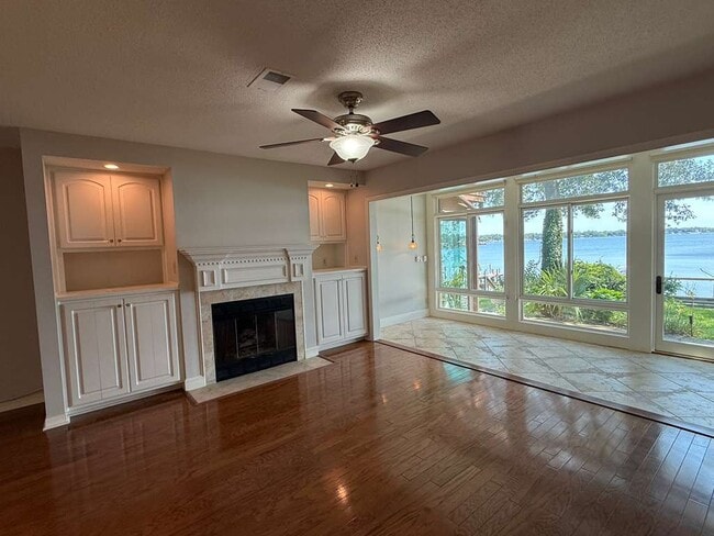 Photo - 806 Regatta Cir