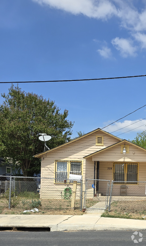 Building Photo - 339 Leroux St Rental