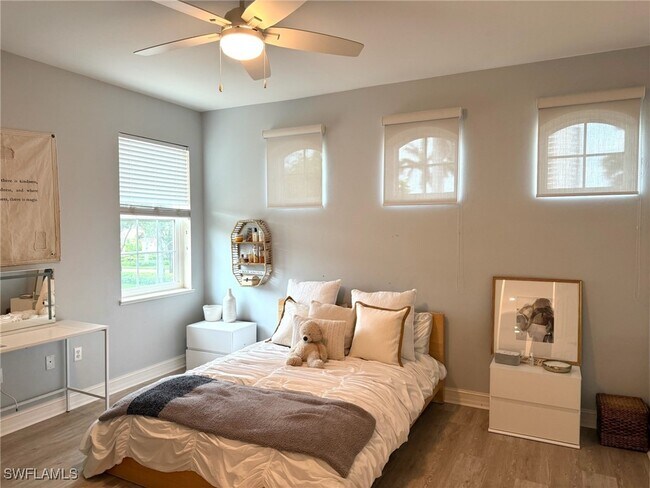 Building Photo - 1252 Rialto Way Unit 202