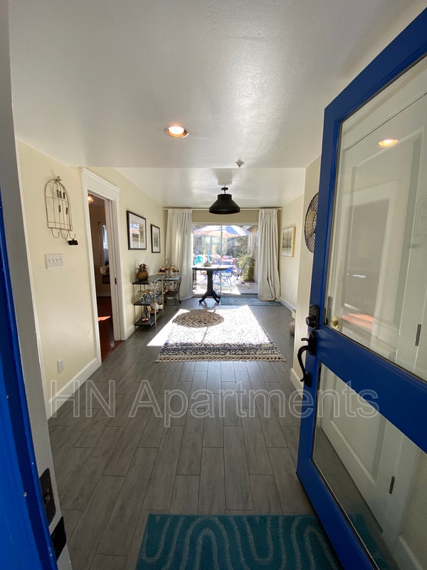 Photo - 2110 S Mill Ave