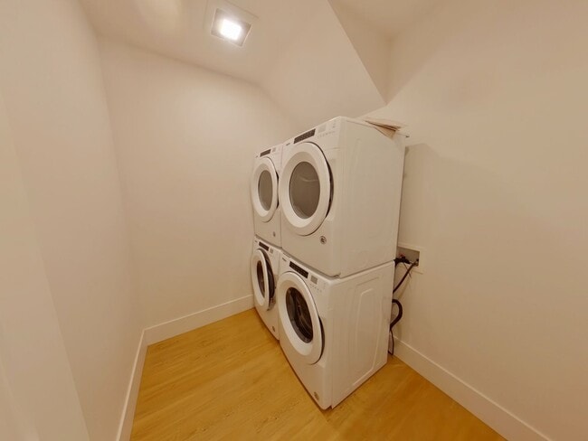 Photo - 658 E 16th Ave Unit 2