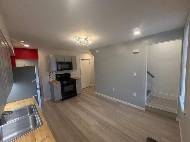 Photo - 429 Monongahela Ave Unidad 430