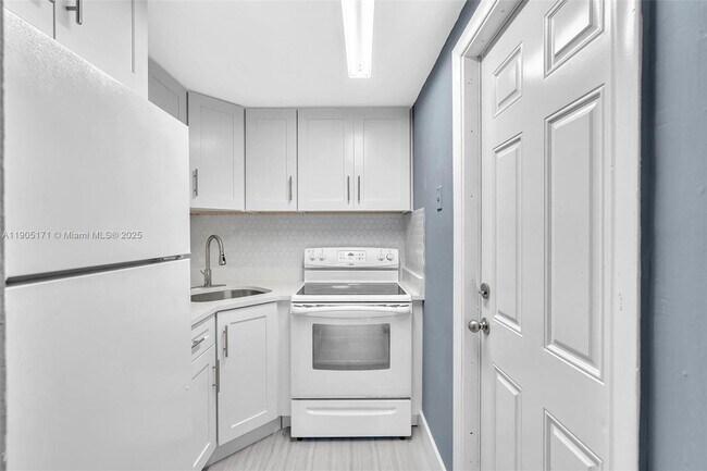 Photo - 101 SE 6th Ave Unit 1