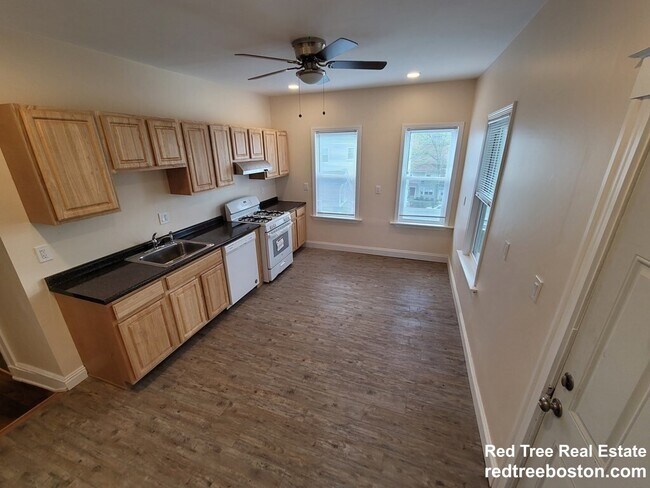 Photo - 175 River St Unit 4-bed 1.5bath CambPort
