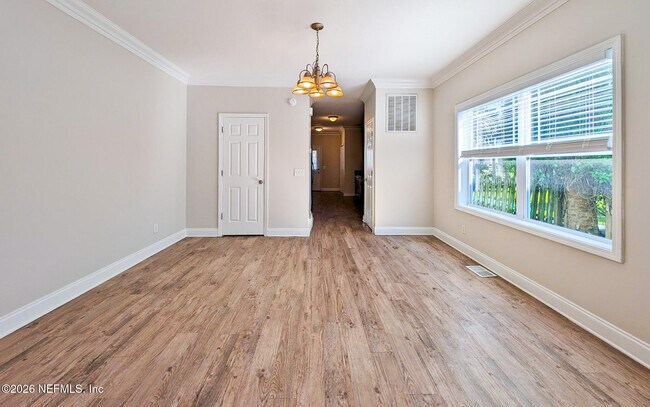 Photo - 411 3rd Ave S