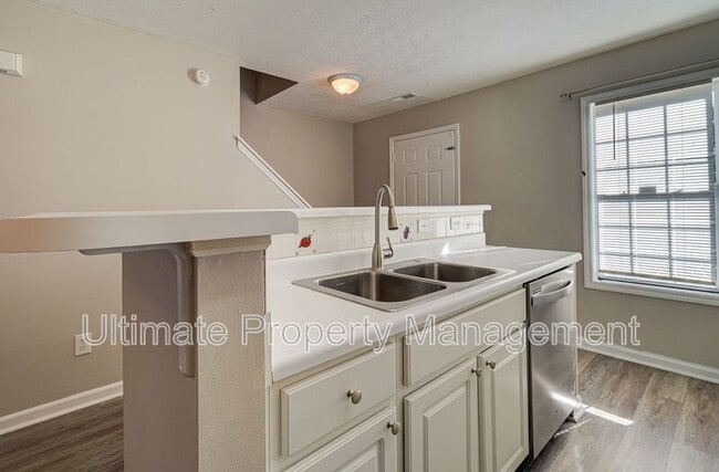 Photo - 741 Sunseeker Dr