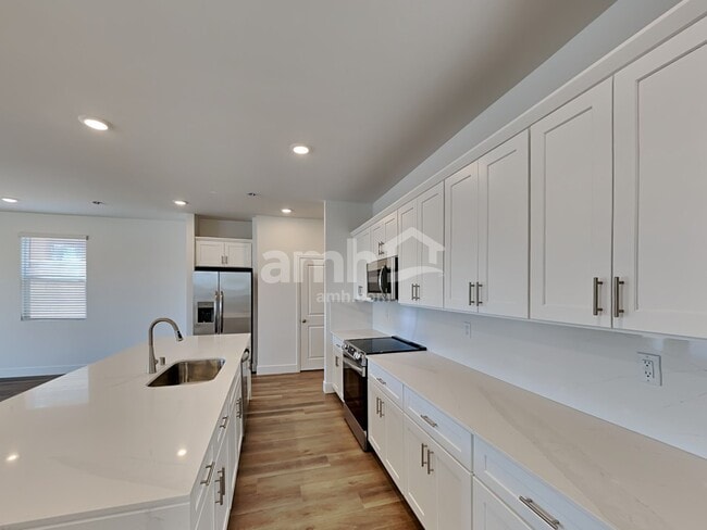 11194 Magallanes St